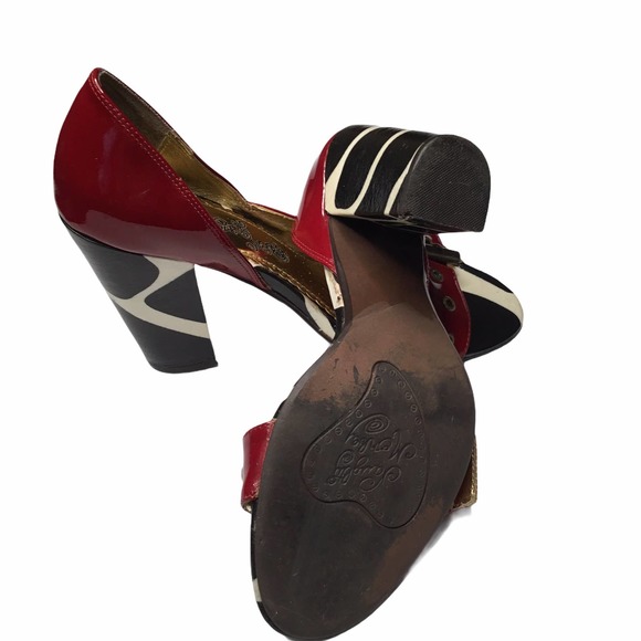 Naughty Monkey Chunky Heel Sandals - Picture 5 of 8